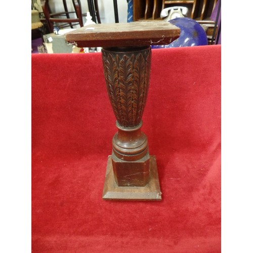 293 - VINTAGE MAHOGANY CARVED PLINTH/STAND.