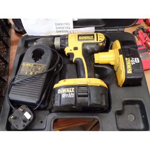 304 - DE-WALT CORDLESS DRILL WITH CHARGER.