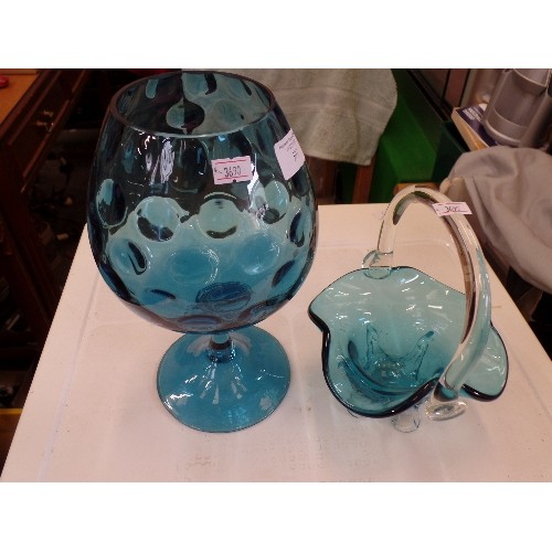 307 - A GLASS BON-BON BASKET, AND A BRANDY BALLOON BUBBLE VASE, BOTH IN THE SAME TEAL BLUE.