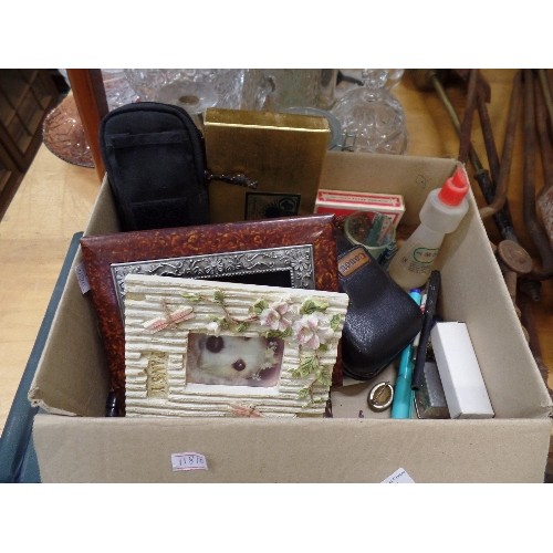 284 - BOX OF MIXED VINTAGE TRINKETS. INCLUDES SMALL FRAMED EMBROIDERED JACK RUSSELL PICTURE, BROOCHES, PLA... 