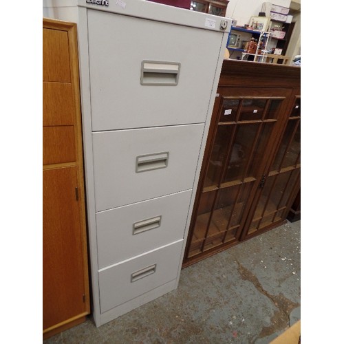 326 - SILVERLINE 4 DRAWER FILING CABINET IN  WHITE. CONTAINS SOME SUSPENDED FILES.