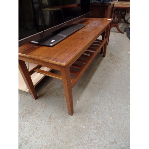 419 - SMALL RECTANGULAR VINTAGE COFFEE TABLE WITH LOWER SLATTED SHELF.