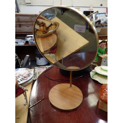 435 - VINTAGE TREEN. PLATTER, SERVING DISHES, MINIATURE DRINK BARREL WITH TINY BOTTLES, A CARVED CROCODILE... 