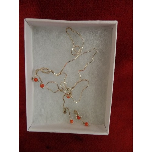 18 - SILVER 925 CHAIN AND EARRING SET WITH ORANGE BALL DECORATION