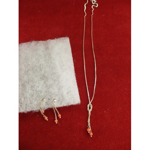 18 - SILVER 925 CHAIN AND EARRING SET WITH ORANGE BALL DECORATION