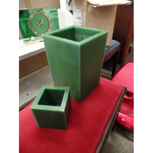 465 - 2 CONTEMPORARY SQUARE GREEN  PLANT POTS