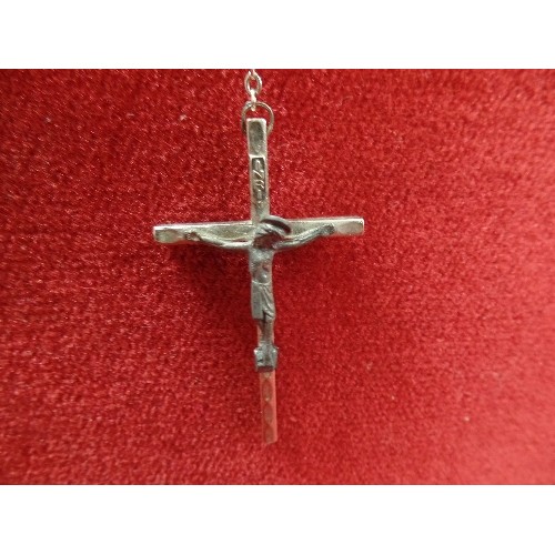 26 - A SILVER METAL ROSARY AND CRUCIFIX