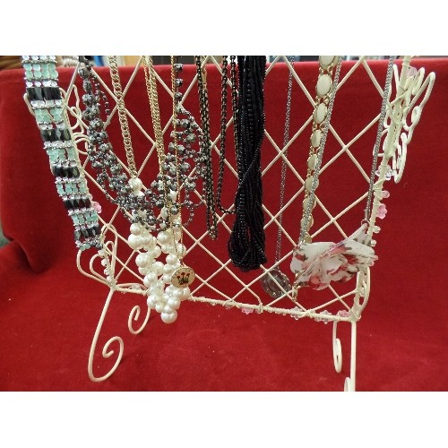 90 - WIRE JEWELLERY STAND, CONTAINS COSTUME JEWELLERY.