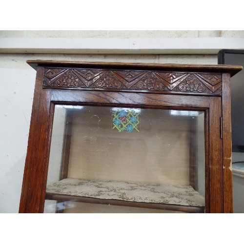 133 - VINTAGE OAK DISPLAY CABINET WITH CRACKLE-GLAZE EFFECT GLASS. 54CM W.