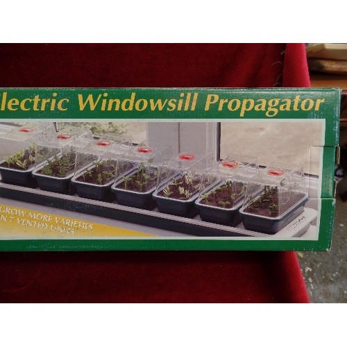 151 - ELECTRIC WINDOWSILL PROPAGATOR. 'GARLAND SUPER 7' BOXED.