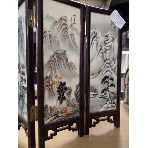 173 - SMALL DECORATIVE 4-PANEL ORIENTAL SCREEN 26CM H. DECORATED ON BOTH SIDES.