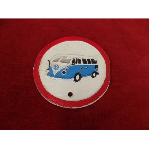 260 - VW CAMPER VAN, SMALL CAST IRON WALL PLAQUE.