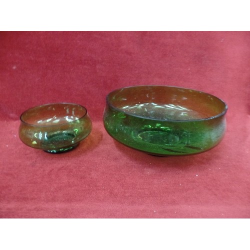 279 - GREEN GLASS TRIFLE SET. TRIFLE BOWL AND 6 SUNDAE DISHES.