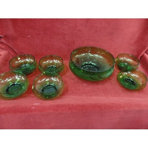 279 - GREEN GLASS TRIFLE SET. TRIFLE BOWL AND 6 SUNDAE DISHES.