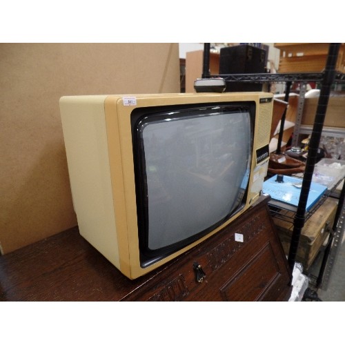 320 - RETRO-VINTAGE SANYO CTP4100 TV. IN CREAM. WITH PUSH BUTTONS FOR BBC 1 & 2!. ALSO HAS A REMOTE. WORKI... 