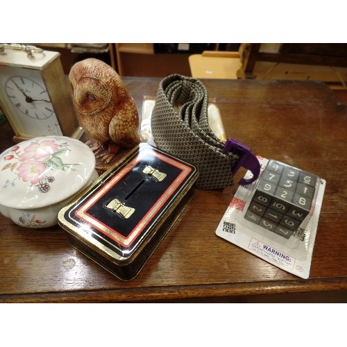 339 - MIXED LOT INCLUDES, SUDOKU CUBE, CERAMIC SHOP BISCUIT BARREL, WALLACE AND GROMMIT TALKING CLOCK, BUT... 