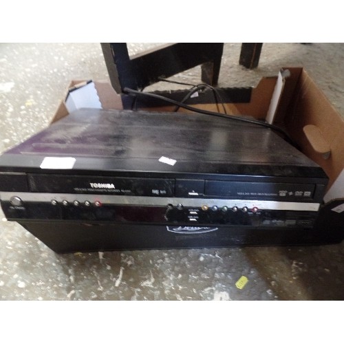 214 - TOSHIBA VIDEO CASSETTE RECORDER RD-XV47