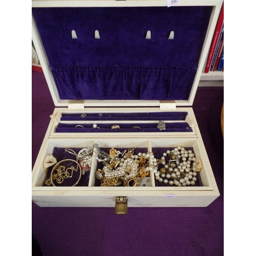 96 - 2 TIER JEWELLERY BOX CONTAINING COSTUME JEWELLERY. PURPLE VELVET LINED.