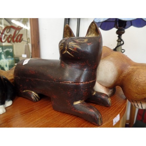 116 - COLLECTION OF 5 X CATS. 3 WOODEN, 2 CERAMIC.