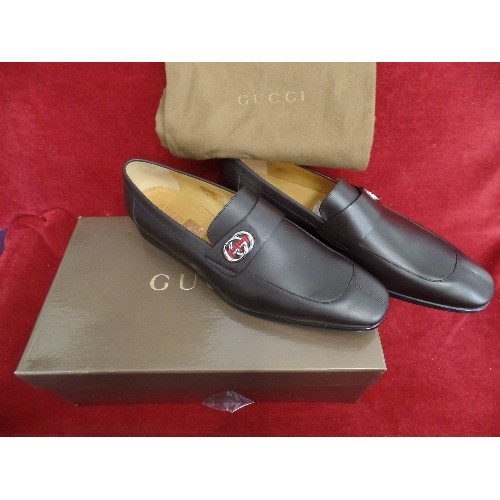 208 - GENUINE GUCCI MENS BROWN LOAFERS/SLIP-ONS, AFFLEC GG. WITH GUCCI LOGO BUCKLE. SIZE 44/9.5. WITH DUST... 