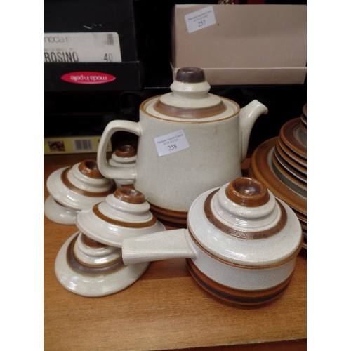 258 - DENBY 'POTTERS WHEEL' POTTERY. LARGE TEAPOT, DINNER PLATES X 5, SIDE PLATES X 5, 2 X CUPS/SAUCERS. 6... 