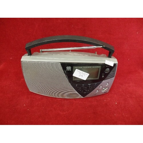 271 - ROBERTS R-9906 DIGITAL RADIO.