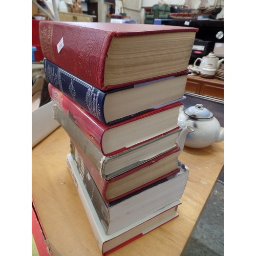 277 - STACK OF VINTAGE WAR RELATED HARDBACK BOOKS. INC THE GIANT BOOK OF BATTLES, FIFTY AMAZING STORIES OF... 