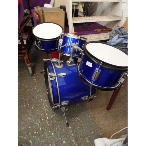 146 - MIRAGE DRUM KIT, IN COBALT BLUE.