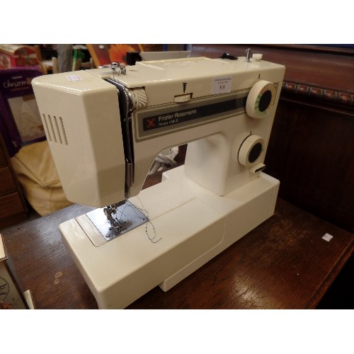 319 - ELECTRIC FRISTER ROSSMANN PANDA 6MKII SEWING MACHINE.