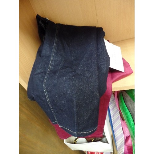 302 - GOOD QUALITY LADIES & MENS JEANS. NEW CONDITION. INC KALIKO BOOTLEG, TIGER RASBERRY STRAIGHT LEG, ZA... 