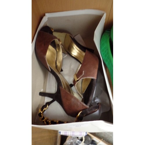 303 - 4 PAIRS OF GOOD QUALITY WOMENS SHOE. BARELY WORN. 40/41. INC BROWN CARVELA LEATHER & SUEDE, WITH GOL... 