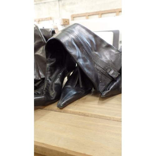 299 - 6 X PAIRS OF WOMENS GENUINE LEATHER KNEE-LENGTH BOOTS 40/41. INC DUNE, KURT GEIGER, ALDO, ANABOLLINA... 