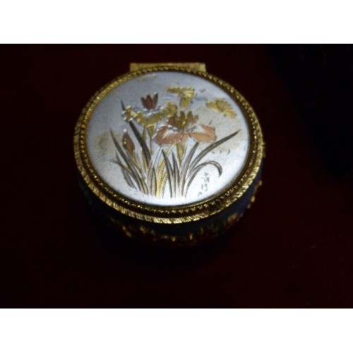 62 - SMALL FLORAL & GILT TRINKET POT WITH LID, A PADDED FABRIC TRINKET BOX, AND A LAQUERED BLACK BOX WITH... 