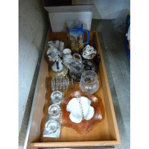 141 - DRAWER FULL OF DECORATIVE ITEMS. CARNIVALWARE BOWL, GLASS COASTERS, FIGURINES, ROYAL ALBERT COUNTRY ... 