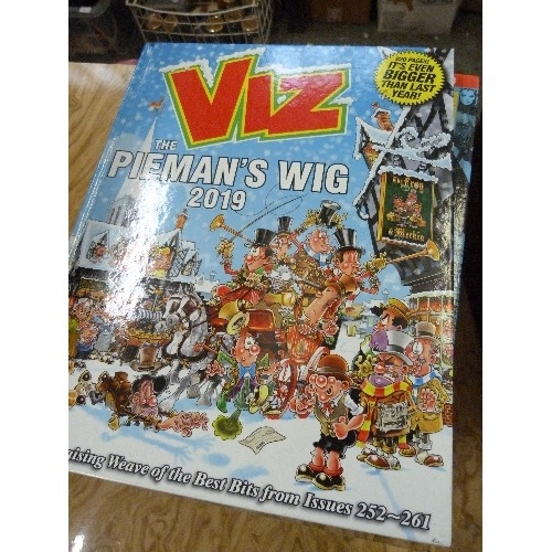 314 - 3 X VIZ ANNUALS. A 2019 ANNUAL, A COMPILATION OF BEST BITS FROM ISSUES 19-25, ALSO COMPILATION OF IS... 