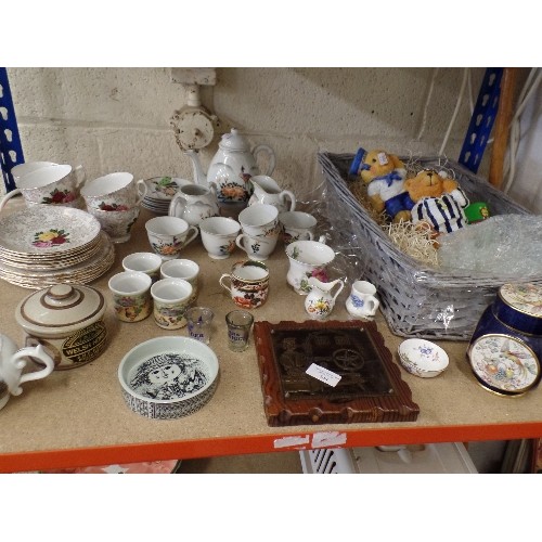 477 - ORIENTAL TEA SET , 6 PERSON BONE CHINA CUPS, SAUCERS AND PLATES SET WITH FLOWERS, CARLTONWARE POT ET... 