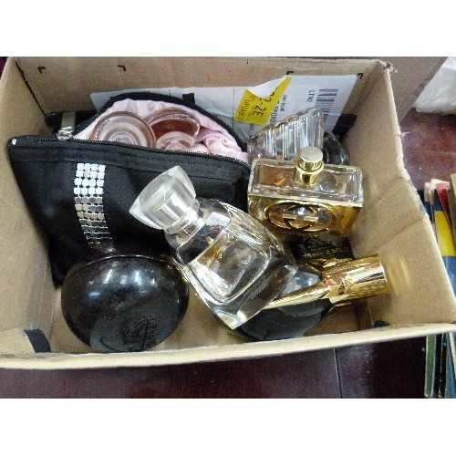 408 - MANY NEW/PACKAGED ITEMS. QUANTITY OF MAKE-UP, PART-USED PERFUMES, TOILETRIES, MAKE-UP BRUSH ROLL WIT... 