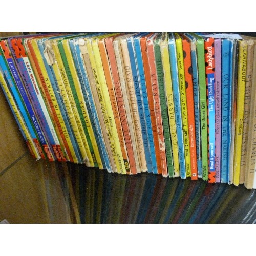 176 - LARGE QUANTIY OF VINTAGE LADYBIRD BOOKS AND 3 BOXED SETS OF BEATRIX POTTER BOOKS