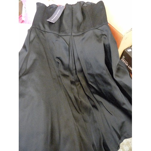 225 - FRENCH CONNECTION NEW/TAGS 'DUCHESS DIVINE STRAPLESS' DRESS, WITH TAFFETTA LINING. 12. LOOKS BLACK B... 