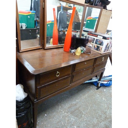 351 - DARK WOOD STAG  DRESSING TABLE. TRIPLE MIRROR, 6 DRAWERS. 130CM W. SOME BRASS RING HANDLES MISSING.