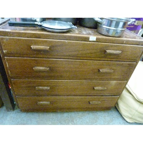 391 - 1940'S OAK CHEST. 4 SHALLOW DRAWERS WITH RECTANGULAR WOODEN HORIZONTAL KNOBS.