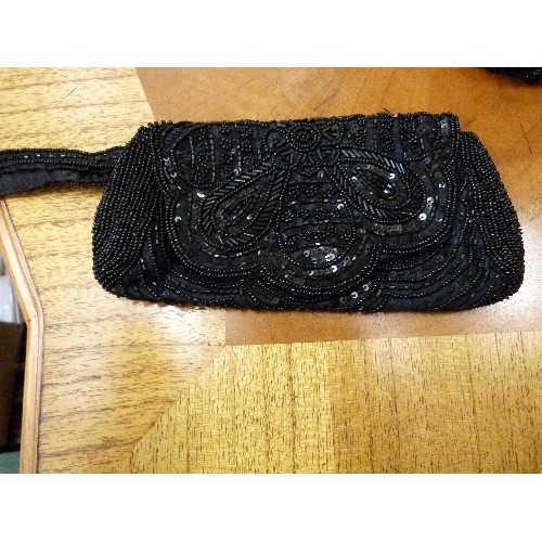 417 - 4 X BLACK SEQUINNED EVENING BAGS. BARELY USED.