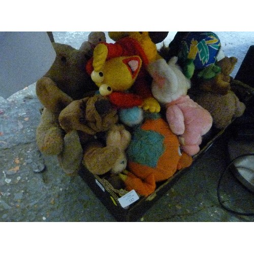 182 - BOX OF VINTAGE TEDDIES