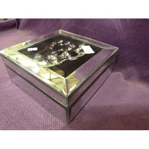 75 - MIRRORED/JEWELLED SKULL DESIGN JEWELLERY BOX. SQUARE. BLACK VELVET LINED.