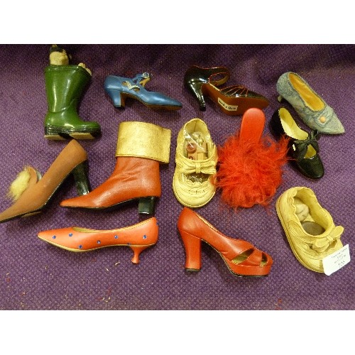 106 - COLLECTION OF 'JUST THE RIGHT SHOE' AND OTHER MINIATURE SHOES. X 11.