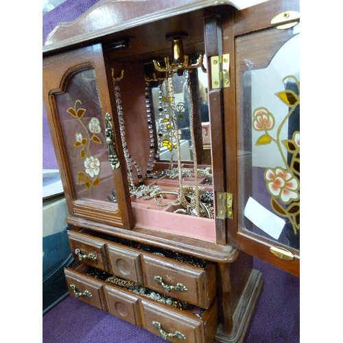 116 - JEWELLERY CHEST CONTAINING COSTUME JEWELLERY. 2 DRAWERS AND A CAROUSEL HANGER.