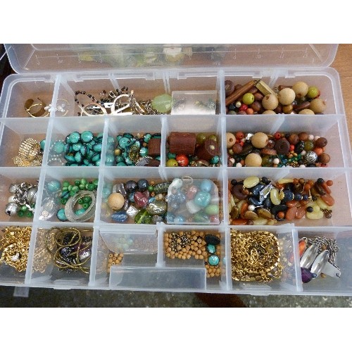 255 - CRAFT BOX CONTAINING JEWELLERY-MAKING BEADS AND RELATED ODDS.