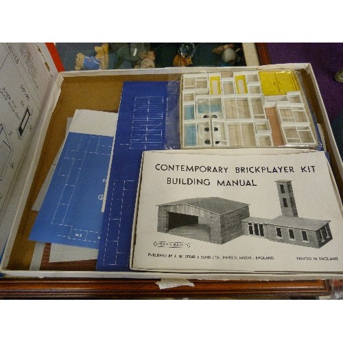 146 - VINTAGE GAME. CONTEMPORARY BRICKPLAYER KIT.B, IN ORIGINAL BOX. THE BRICKS ARE IN A SEPARATE BOX.