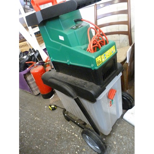 162 - QUALCAST SDS2810 GARDEN SHREDDER/MULCHER. [2800 QUIET]