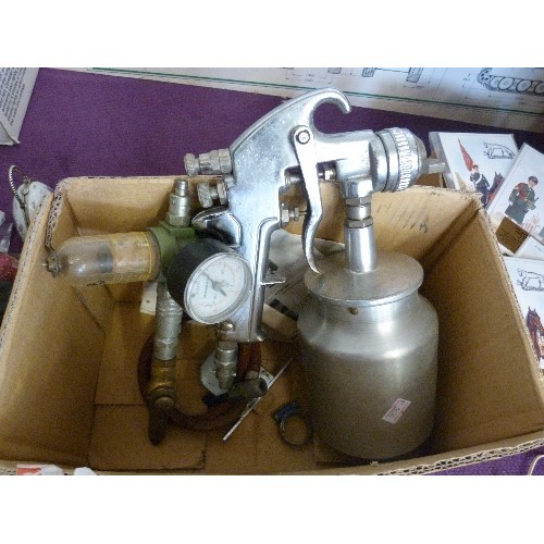 170 - PROFESSIONAL SPRAY GUN WITH PRESSURE GUAGE.